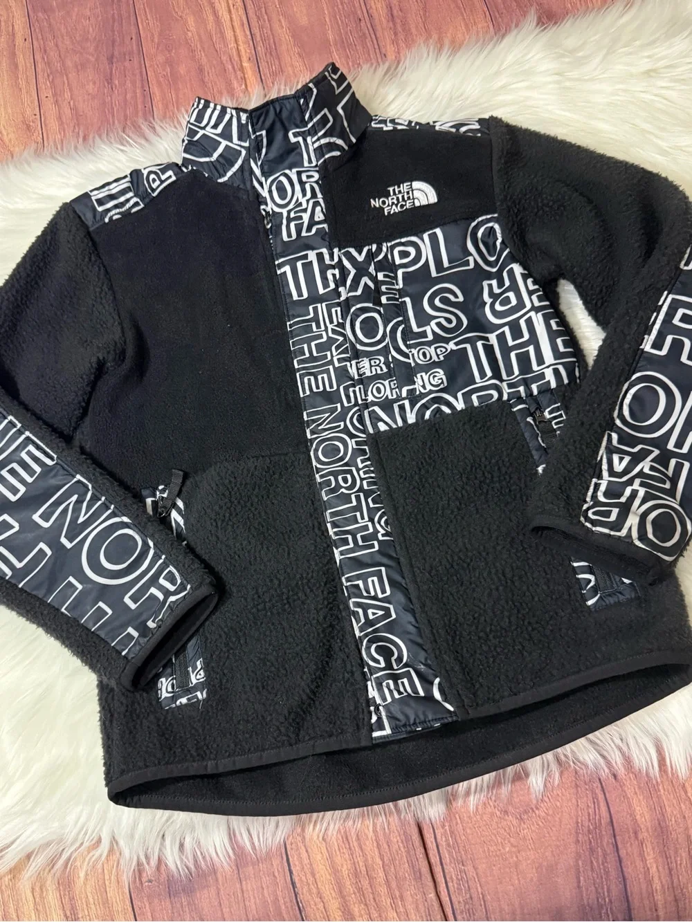 The North Face Black Sherpa Fleece Button Up Jacket - Boys Size M (10)